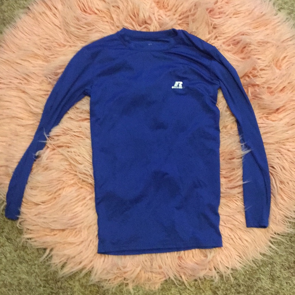 A long sleeve shirt